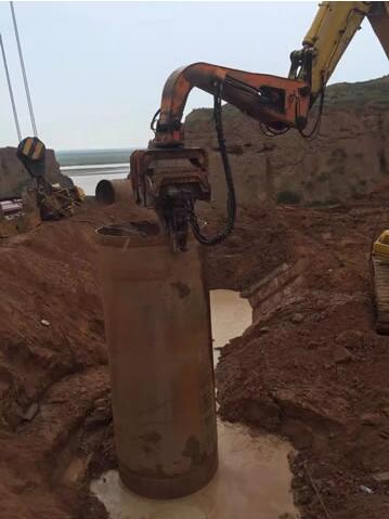 甘肅慶陽打鋼管樁工地